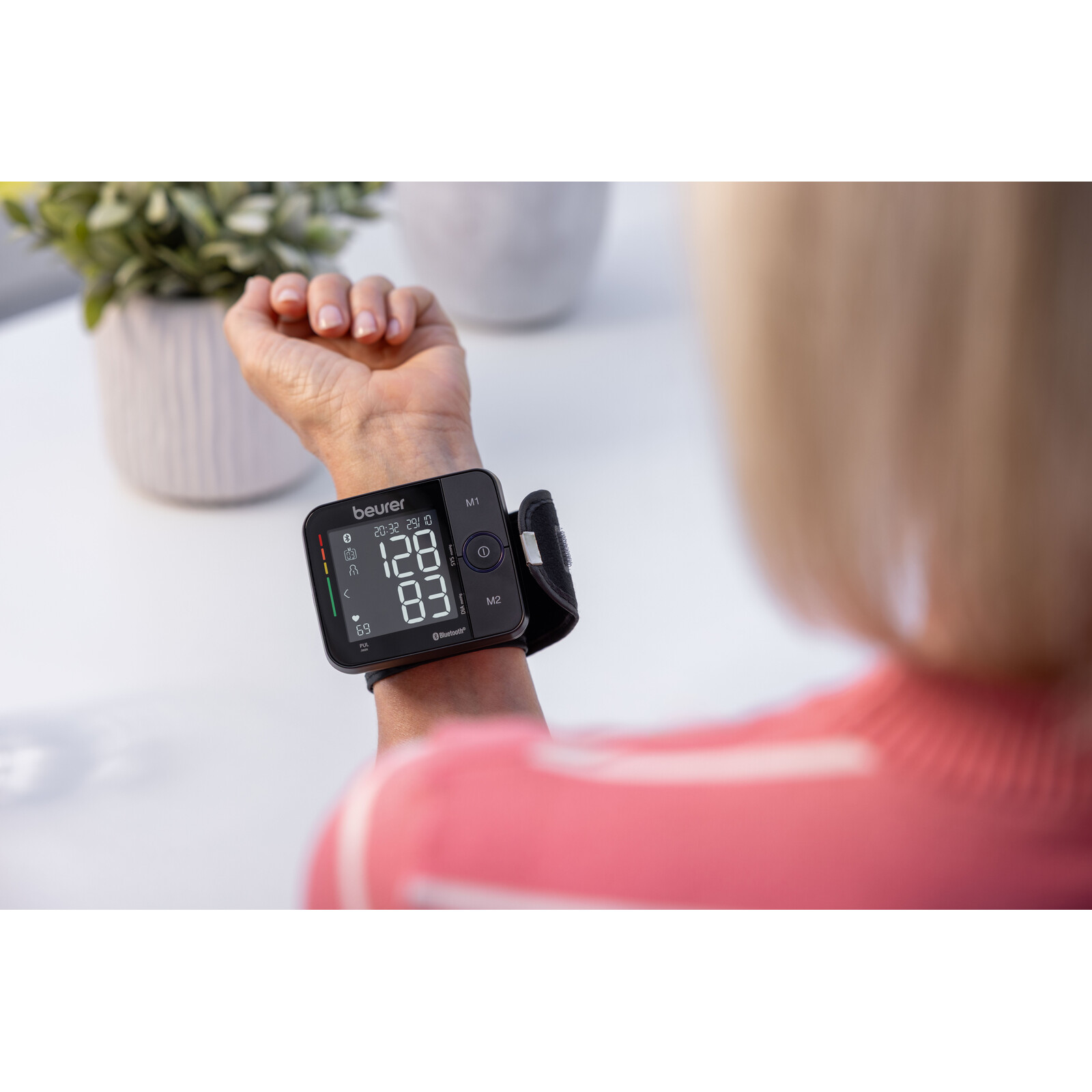 Beurer Handgelenk-Blutdruckmessgerät BC 54 BT