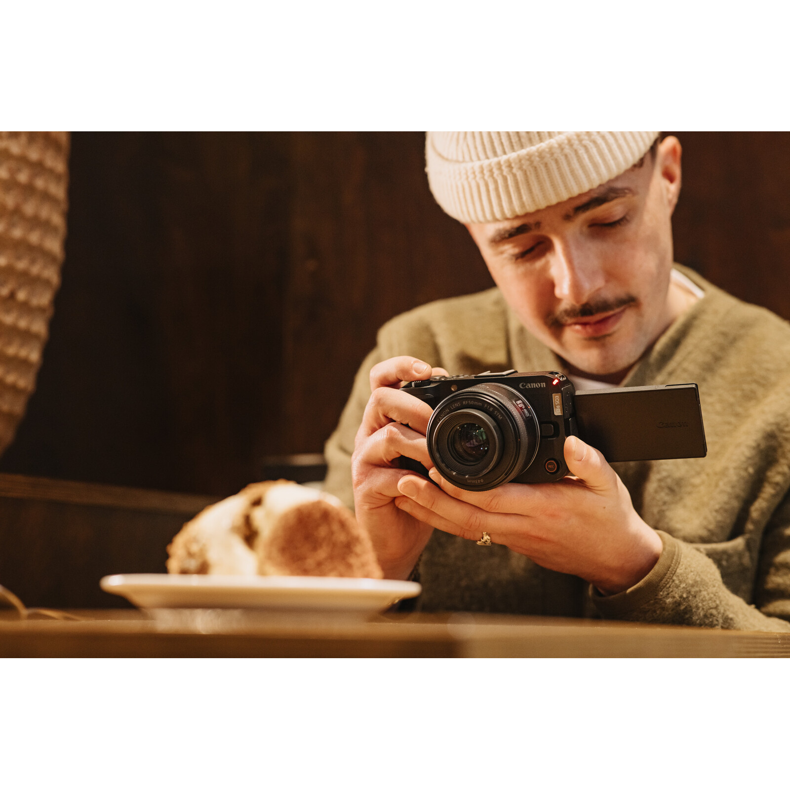 Canon EOS R50 V + RF-S 14-30mm F4-6.3 IS STM PZ Creator Kit