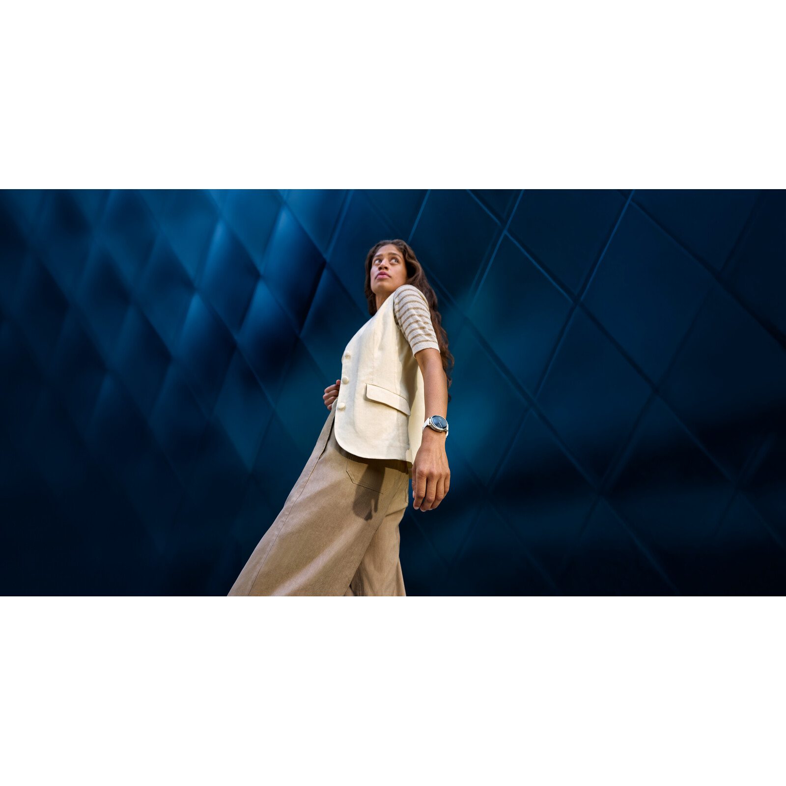 Garmin Venu 4 41mm Beige/Lunargold Bone