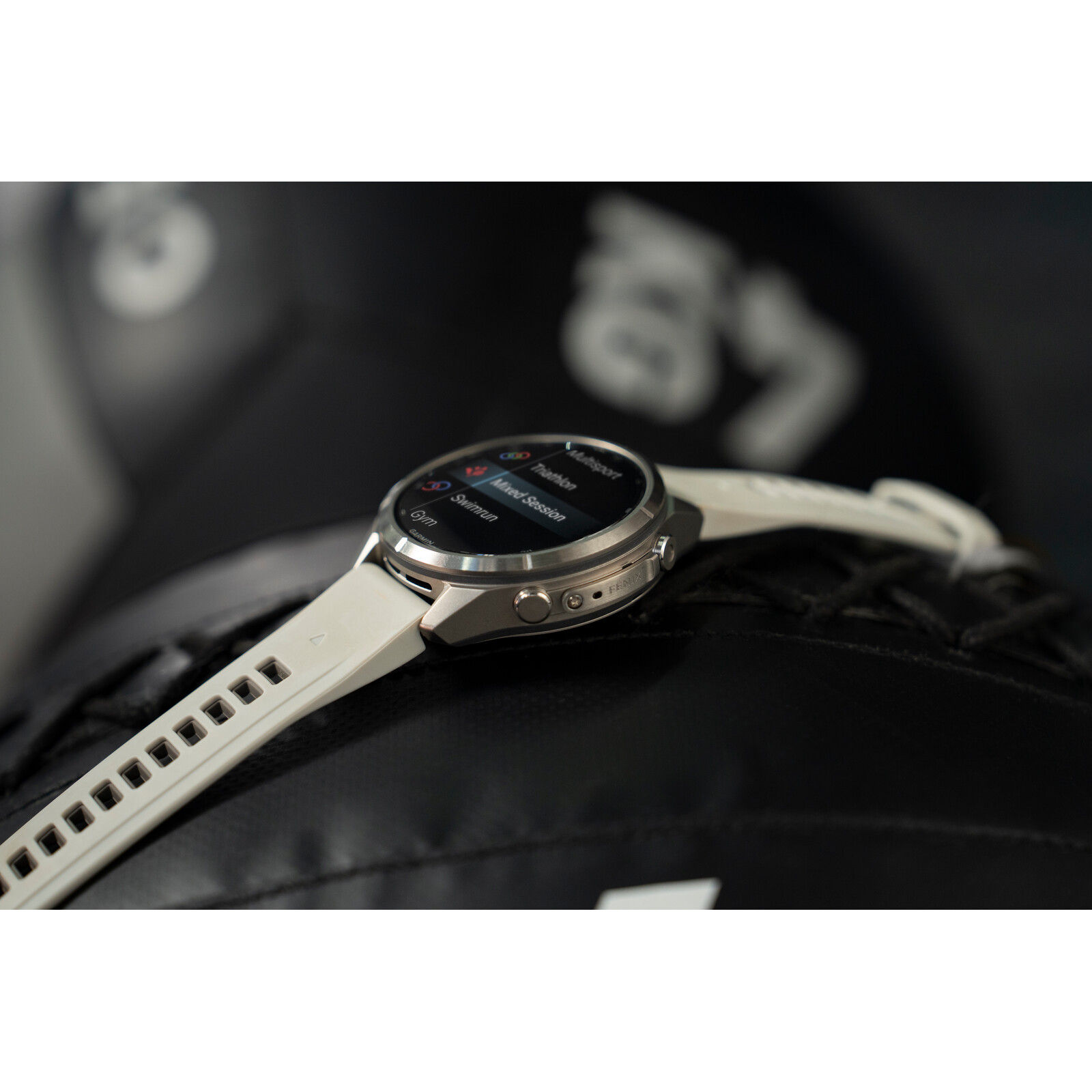 Garmin Fenix 9 Pro inReach 43mm Titan Silikonband Nebelgrau/Sandstein