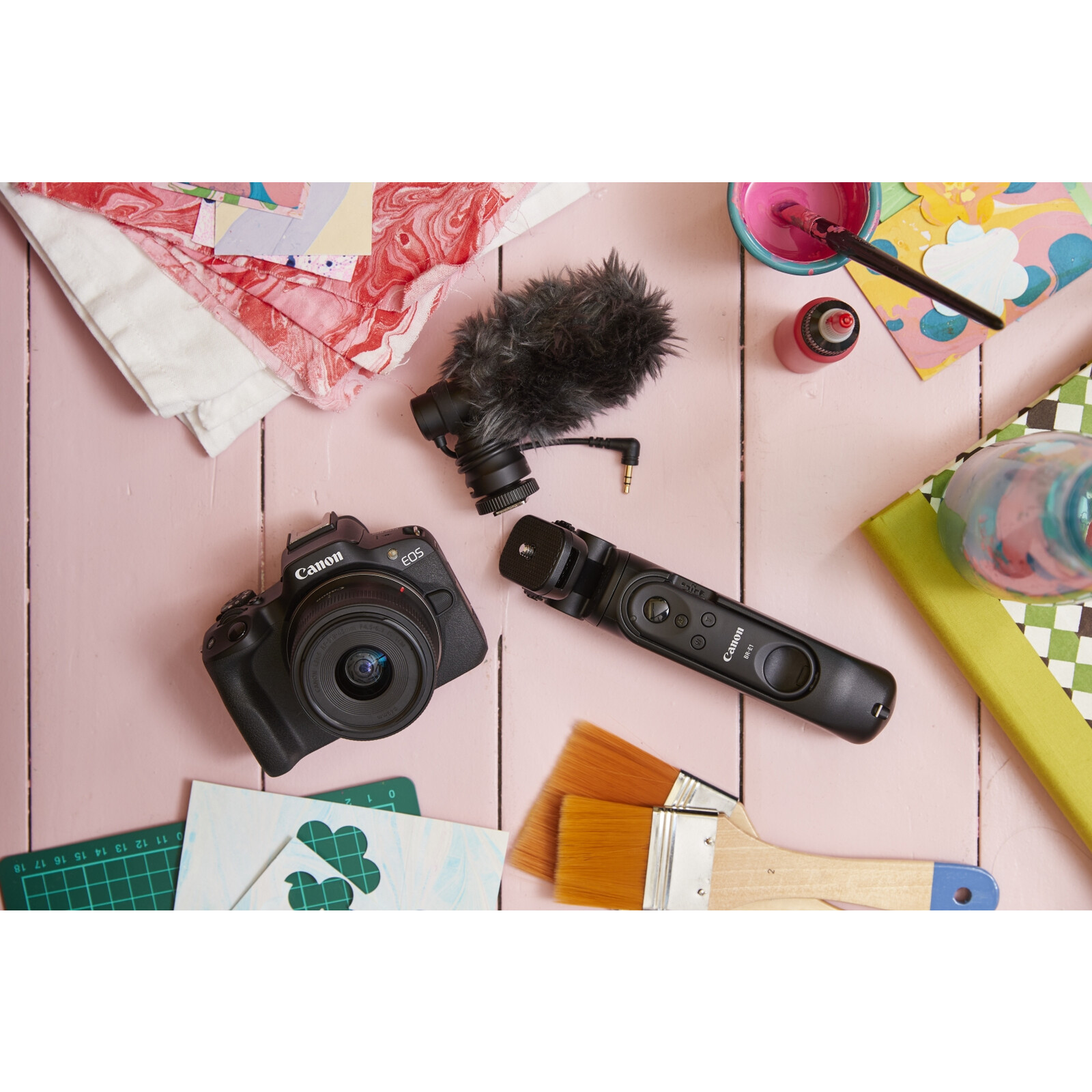Canon EOS R50 Schwarz + RF-S 18-45 IS STM Creator Kit