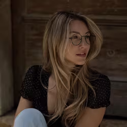Werbemittel f&uuml;r die Marke des Monats Marais Paris, erh&auml;ltlich jetzt bei Hartlauer!
