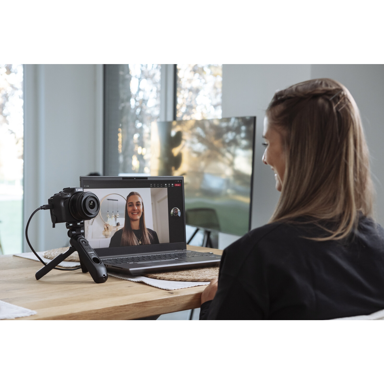 Canon EOS R50 schwarz  + RF-S 18-45 IS STM