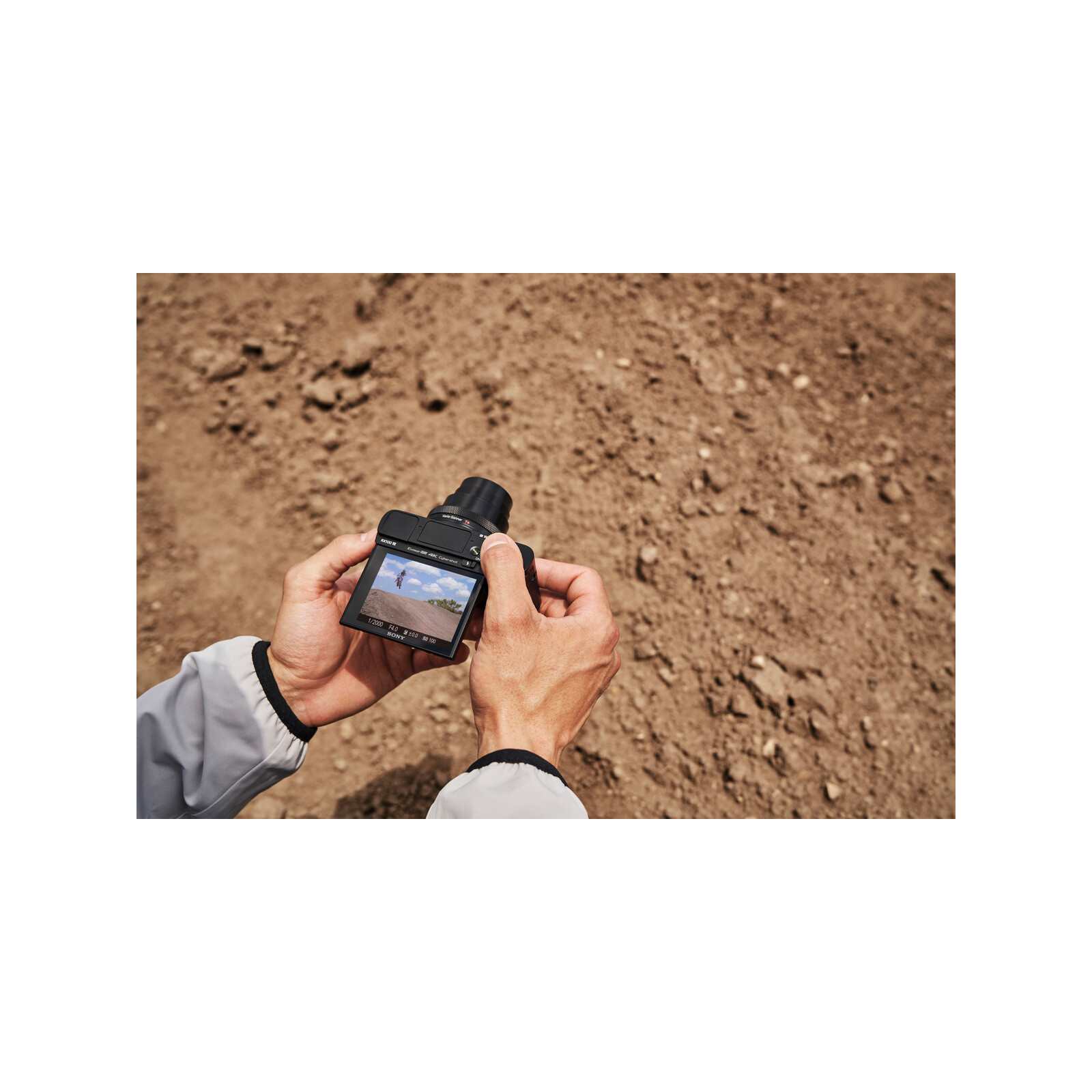 Sony DSC-RX100M7 Cybershot 25