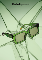 Grüne Kartell Sonnenbrille künstlerisch in Szene gesetzt.