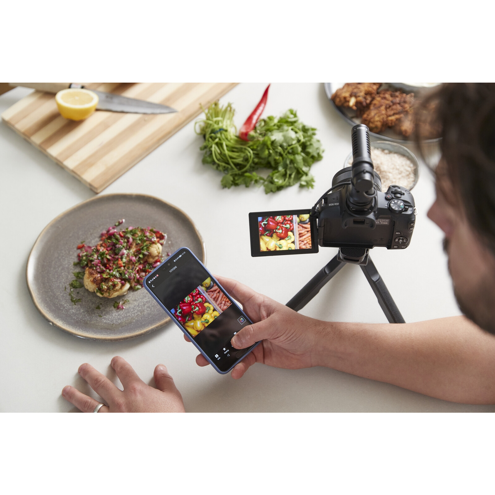 Canon EOS R50 schwarz  + RF-S 18-45 IS STM