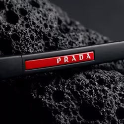 Jetzt bei Hartlauer: Prada - Linea Rossa.