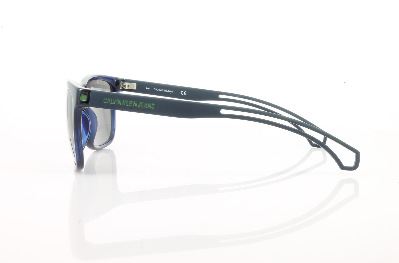 Calvin Klein CKJ 19503SH 405