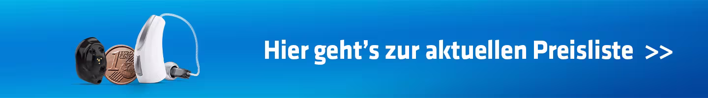 Im-Ohr-Hörgerät und Hinter-dem-Ohr-Hörgerät im Größenvergleich mit 1-Cent-Münze und Verweis auf Preisliste