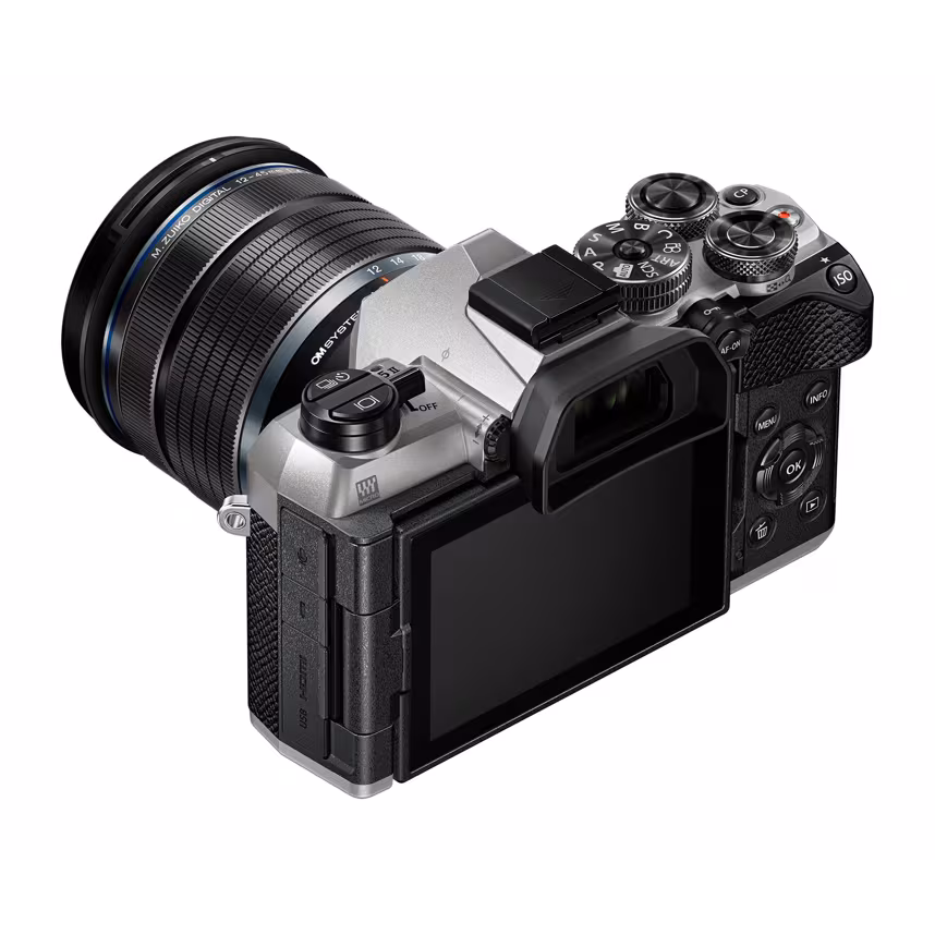 OM System OM-5 II + 12-45mm/4 PRO silver