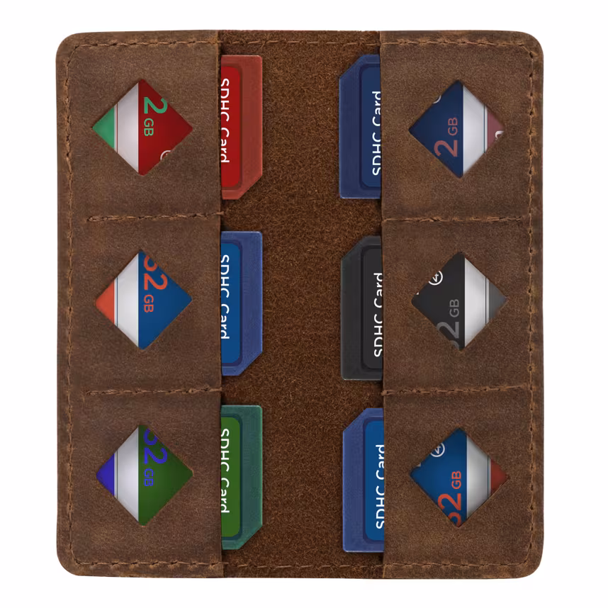 MegaGear SD Kartentasche braun