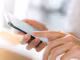 ein in der Hand gehaltenes Smartphone