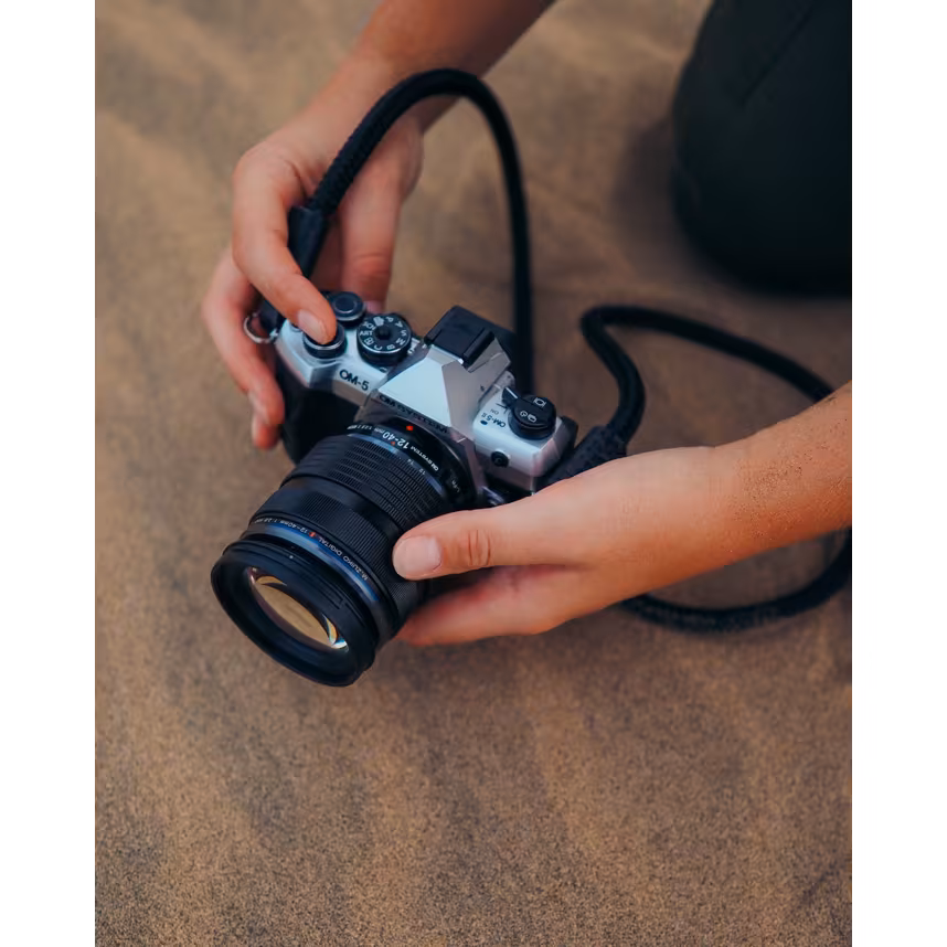 OM SYSTEM OM-5 II + 14-150mm/4-5.6 II silber