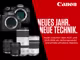 Canon Kameras und Objektive auf schwarzem Hintergrund. Daneben steht in wei&szlig;er Schrift auf rotem Hintergrund folgender Text: "Canon. Neues Jahr. Neue Technik. Kaufe zwischen dem 15.01. und 25.01.2026 ein Aktionsprodukt und erhalte attraktive Preise."
