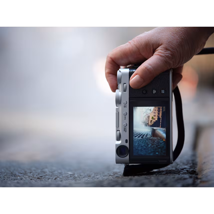 FUJIFILM X-E5 silver + XF23mmF2.8 R WR