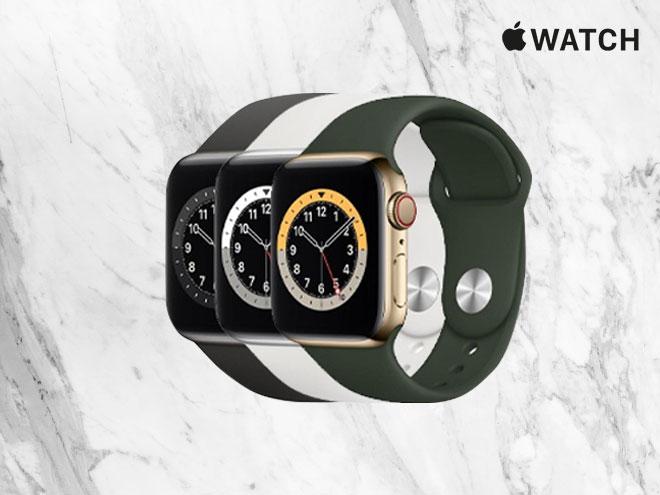  drei Modelle der Apple Watch 6 mit verschiedenfarbigen Armbändern auf einem Marmor-Hintergrund
