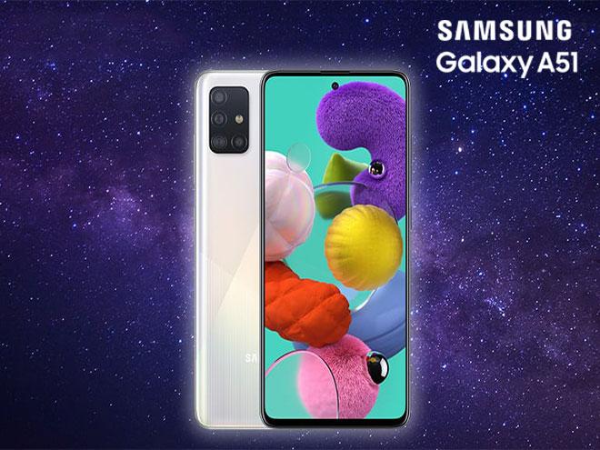 das Samsung Galaxy A51 in Vorder- und Rückansicht mit einem bunten Display auf einem Sternenhimmel-Hintergrund
