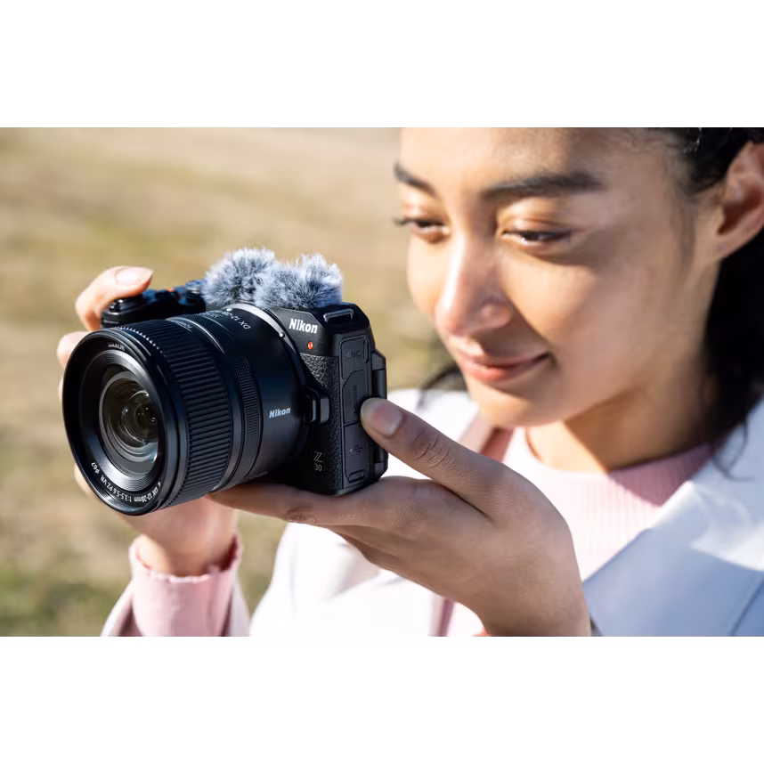 Nikon Z 30 Gehäuse + DX 12-28/3.5-5.6 PZ VR