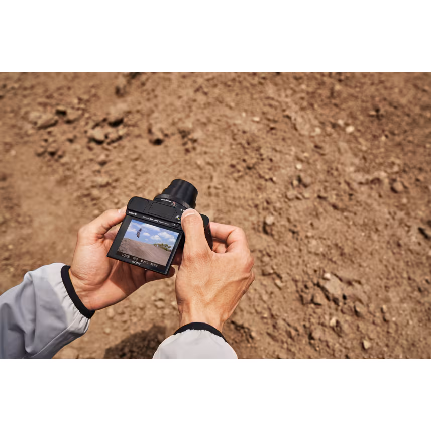 Sony DSC-RX100M7 Cybershot 25