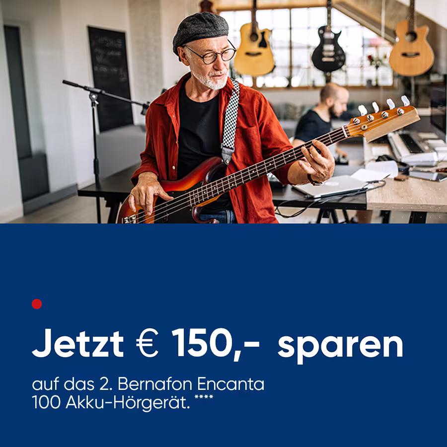 Ein &auml;lterer Herr mit Brille und M&uuml;tze spielt auf einer E-Gitarre. Darunter steht folgender Text: "Jetzt 150&euro; sparen auf das 2. Bernafon Encanta 100 Akku-H&ouml;rger&auml;t."