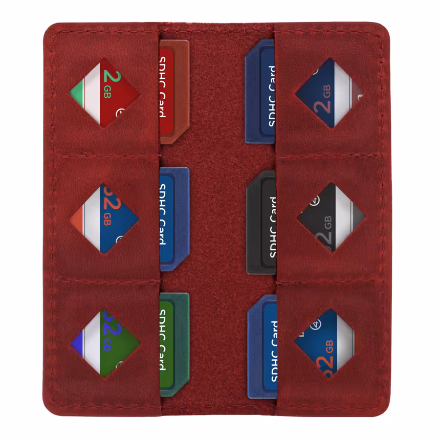 MegaGear SD Kartentasche rot