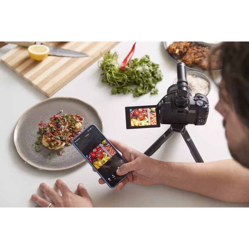 Canon EOS R50 schwarz  + RF-S 18-45 IS STM