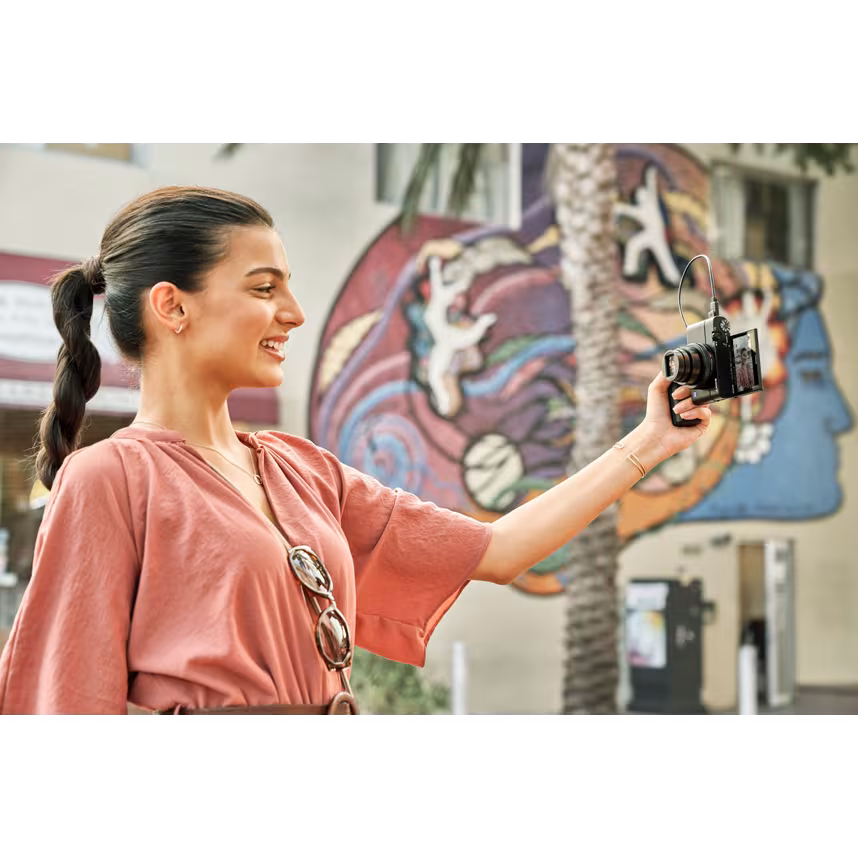 Sony DSC-RX100M7 Cybershot 25