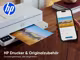Grafik von HP mit folgendem Text: "HP Drucker & Originalzubeh&ouml;r. Druckergebnisse die begeistern." Dar&uuml;ber befinden sich ein auf einem Tisch ein Drucker und ein Smartphone. 
