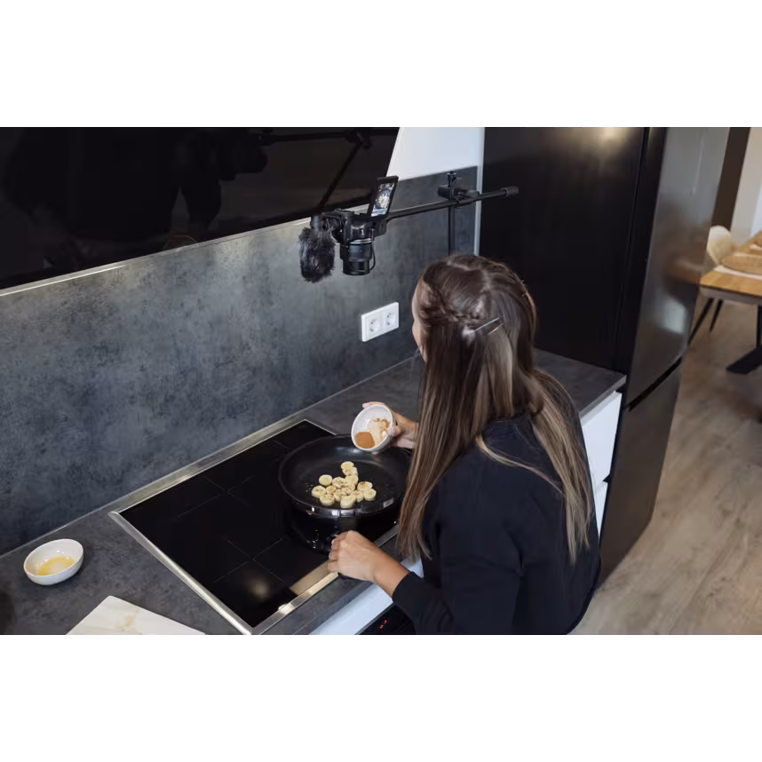 Canon EOS R50 Schwarz + RF-S 18-45 IS STM Creator Kit