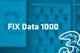 Tarif Drei FIX Data 1000 und Drei-Logo vor unscharfem türkisem Hintergrund mit Handyabteilung in Hartlauer Geschäft