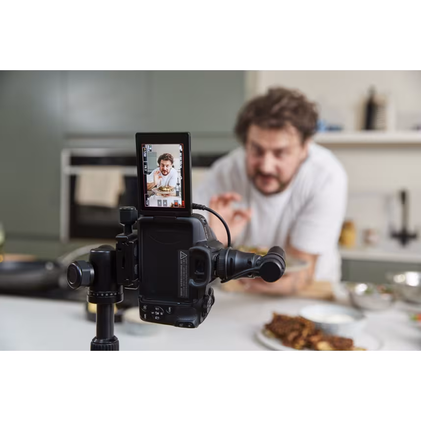 Canon EOS R50 Schwarz + RF-S 18-45 IS STM Creator Kit