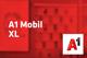 A1 Mobil XL Tarif und A1-Logo vor unscharfem roten Hintergrund mit Handyabteilung in Hartlauer Geschäft