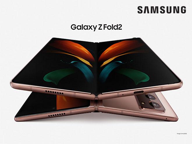 zwei aufeinander liegende Samsung Galaxy Z Fold 2