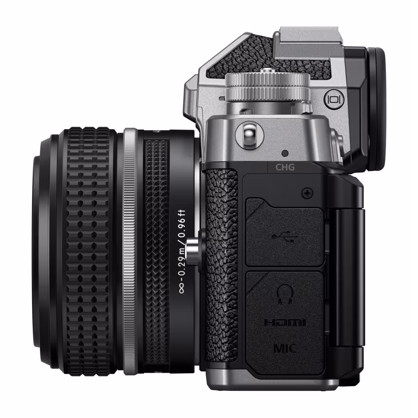 Nikon Z f silber + Z 40/2,0 + promo Case